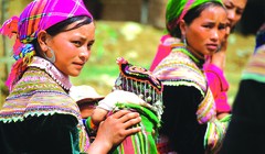 Nghiên cứu cho thấy, những khảo cứu trước đây chỉ tập trung vào hệ gene của người Kinh sẽ không thấy hết được tính đa dạng di truyền. Ảnh: Người Hmông ở Bắc Hà. Nguồn: Ngân hàng Thế giới