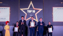 Ông Nguyễn Thanh Tùng – Giám đốc Giải pháp Phần mềm, đại diện công ty nhận Chứng nhận TOP 10 Doanh nghiệp cung cấp giải pháp Chính phủ điện tử