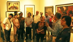 Tham quan tranh sơn mài