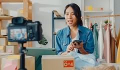 Những người livestream Trung Quốc sẽ phải tuân thủ thêm nhiều yêu cầu mới (ảnh Inside Retail Asia)