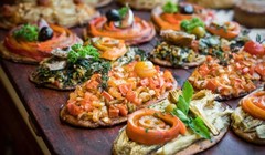 Người tiểu đường cần có chế độ ăn uống hợp lý trong những ngày Tết