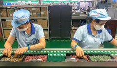 Một nhà máy sản xuất linh kiện âm thanh đặt tại ngoại ô Hà Nội. Các nhà sản xuất nước ngoài đang di chuyển nhà xưởng ra các tỉnh thành cấp 2 (ảnh: Liên Hoàng - Nikkei Asia)