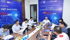 Hội đồng Chung khảo Giải thưởng VDA 2023 làm việc trực tiếp để chọn lựa các cơ quan doanh nghiệp chuyển đổi số tiêu biểu, các sản phẩm giải pháp chuyển đổi số xuất sắc để vinh danh