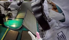 Lắp ráp linh kiện bán dẫn tại một cơ sở ở Malaysia