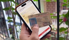 Từ 1/7, tài xế có thể xuất trình giấy phép lái xe tích hợp trên VNeID