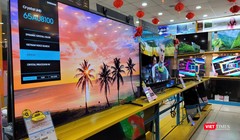 Nên mua tivi OLED, QLED hay Crystal UHD?