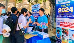 Cần có các chương trình đào tạo cho thanh niên nông thôn và đối tượng yếu thế về kỹ năng số để thu hẹp khoảng cách số. 