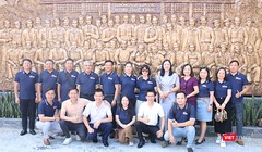 Đoàn cán bộ, phóng viên VDCA và Tạp chí điện tử VietTimes tại di tích trường dạy làm báo Huỳnh Thúc Kháng.