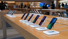 Một cửa hàng kinh doanh iPhone. Ảnh: Phone Arena