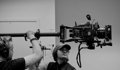 Một nhà quay phim đang sử dụng thiết bị ARRI Trinity 2. Ảnh: Offshoot