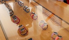 Apple Watch Series 3 có thể là nguyên nhân làm giảm doanh số các sản phẩm Apple Watch trước (Ảnh Reuters)