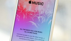 Trong một bài viết gần đây, chuyên gia phân tích Ming-Chi Kuo cho rằng Apple sẽ phát hành một mẫu tai nghe cao cấp vào cuối năm nay (Ảnh The Verge)