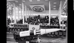 Một cuộc diễu hành tên lửa hạt nhân trước khi tổng thống John F. Kennedy phát biểu nhậm chức năm 1961 (Ảnh Public Domain)