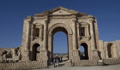 Một vụ tấn công tại địa điểm du lịch nổi tiếng nhất Jordan khiến 8 du khách bị thương (Ảnh: AP)