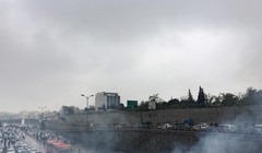 Biểu tình diễn ra ở Iran sau khi có thông tin tăng giá nhiên liệu (Ảnh: Reuters)