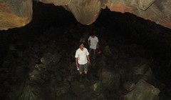 Thái tử vương quốc Ả Rập xông đất đệ nhất hang động