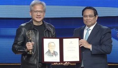 Thủ tướng Phạm Minh Chính trao giải thưởng chính VinFuture cho giáo sư Jensen Huang, Chủ tịch hãng công nghệ NVIDIA 