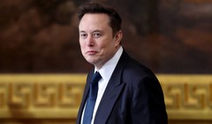 Tỷ phú Elon Musk vừa thực hiện một thương vụ gây ngạc nhiên giữa 2 công ty do ông sở hữu. Ảnh: Bloomberg
