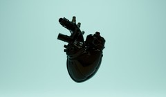 Tin nóng công nghệ 28/4: Trung Quốc cấy ghép thành công trái tim nhân tạo nhỏ nhất thế giới