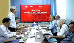 Diễn đàn Mời gọi và phát triển nhân tài