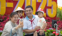 Đà Nẵng rực rỡ cờ hoa, người dân xuống phố chào mừng Tết Độc lập.