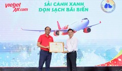 Gần 600 “chiến binh” Vietjet đồng loạt ra quân làm sạch biển Hạ Long