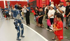 Công nghệ AI và trình chiếu Mapping tạo điểm nhấn lễ trao Giải chuyển đổi số Việt Nam 2025