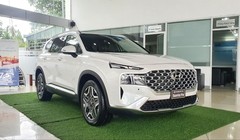 Hyundai SantaFe tung ưu đãi lớn để xả hàng tồn