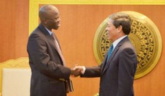 Ông Ousmane Dione trong lần tiếp kiến nguyên Bộ trưởng Tài nguyên & Môi trường - Nguyễn Minh Quang - (Ảnh: WB)