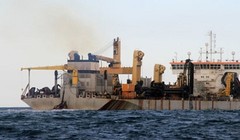 Tàu đổ thải trên biển Quỳnh Phương - (Ảnh minh họa)