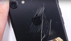 Thử độ bền màn hình, lưng, nút home, kính camera, bẻ cong iPhone 7.