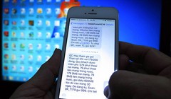 Nhiều dịch vụ nhắn tin đến người dùng di động để mời tham gia các chương trình chúng thưởng, xem tin tức... khá phổ biến.