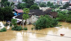 Mưa to khiến nhiều nơi tại miền Trung chìm trong ngập lụt