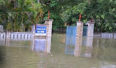 Quảng Bình chìm trong lũ