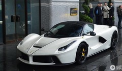  Ferrari LaFerrari Aperta màu trắng muốt