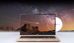 Nhiều ý kiến cho rằng Gram trông giống MacBook Air, nhưng thực tế model này có phần nhỉnh hơn sản phẩm của Apple về thiết kế khi mang đến phần màn hình viền siêu mỏng.
