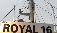 Nhóm tấn công gồm 10 người đã ập lên tàu MV Royale 16 khi tàu đang ở gần đảo Sibago.