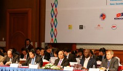 Thủ tướng Nguyễn Xuân Phúc tham dự Diễn đàn Doanh nghiệp thường niên 2016 (VBF) đang diễn ra sáng 5-12. Ảnh: N.AN