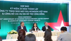 Trong buổi họp báo, đại diện Công ty bia Heineken Việt Nam cho biết vừa lắp đặt hệ thống xe đạp nước tại kênh Nhiêu Lộc - Thị Nghè