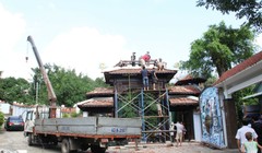 Ngày 12/12/2015, ông Quang đã huy động hàng chục người bắt đầu tháo dỡ cổng chính công trình. Hiện đại gia này đã cho làm một cổng sắt để thay thế.