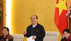 Chủ tịch Quốc hội Nguyễn Sinh Hùng kết luận tại phiên bế mạc phiên họp thứ 45 của Ủy ban Thường vụ Quốc hội Ảnh: TTXVN