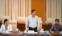 Chủ nhiệm UBTCNS của Quốc hội Phùng Quốc Hiển trong một phiên họp về ngân sách nhà nước. Ảnh TL