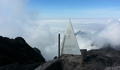 Đỉnh Phan Xi Păng và tờ giấy khen