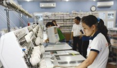 Máy móc, thiết bị sản xuất là tài sản của doanh nghiệp. Việc cấm chuyển nhượng máy móc đã qua sử dụng nhập khẩu là can thiệp sâu vào quyền kinh doanh của doanh nghiệp. Ảnh: UYÊN VIỄN