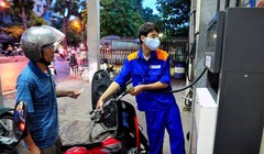 Từ 16h30, giá xăng tăng “sốc” 670 đồng/lít