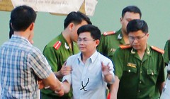 Ông Lợi bị bắt. Ảnh: Kh.Uyên