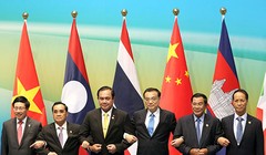 Lãnh đạo 6 quốc gia tham dự Hội nghị thượng đỉnh Hợp tác Mekong – Lan Thương Ảnh: REUTERS