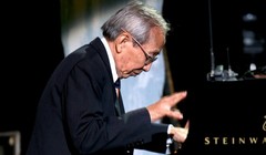 Sau một thời gian chống chọi với bệnh tật, nhạc sĩ Nguyễn Ánh 9 đã ra đi vào chiều nay 14-4, thọ 76 tuổi. Em trai của nhạc sĩ Nguyễn Ánh 9, ông Quang Anh cho biết như vậy.