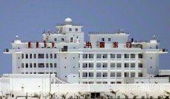 Tòa nhà chính 9 tầng Trung Quốc xây dựng trái phép trên bãi đá Huy Gơ của Việt Nam