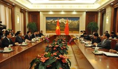 Chiều ngày 12/6, tại Côn Minh, Vân Nam, Trung Quốc, Phó Thủ tướng Trịnh Đình Dũng đã hội kiến với Phó Thủ tướng Trung Quốc Uông Dương. Ảnh: TTXVN phát